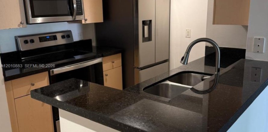 Condo à Miramar, Floride, 3 chambres  № 2074904