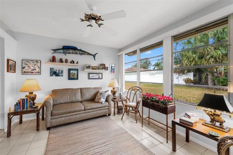 Villa ou maison à vendre à Sarasota, Floride: 2 chambres, 135.27 m2 № 1585607 - photo 22