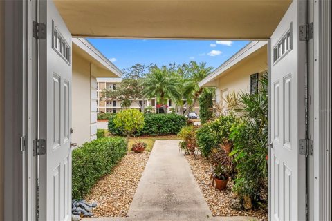 Villa ou maison à vendre à Sarasota, Floride: 2 chambres, 135.27 m2 № 1585607 - photo 6