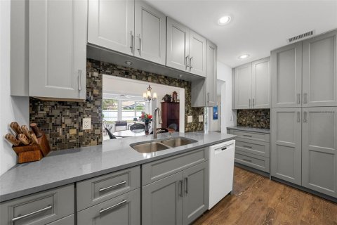 Villa ou maison à vendre à Sarasota, Floride: 2 chambres, 135.27 m2 № 1585607 - photo 18