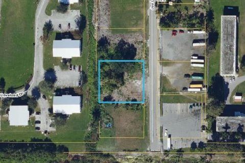 Terreno en Pahokee, Florida № 2118555