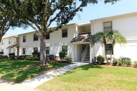 Condominio en Oldsmar, Florida, 2 dormitorios  № 2111278