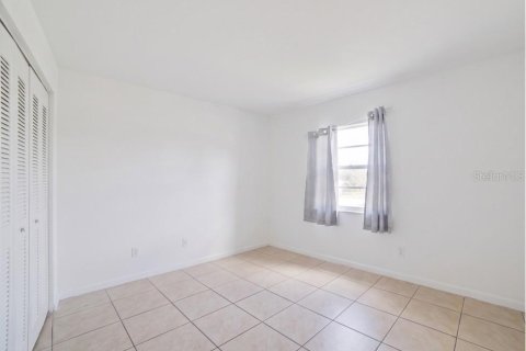 House in Kissimmee, Florida 2 bedrooms, 81.29 sq.m. № 2111497 - photo 10