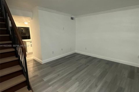 Купить таунхаус в Хайалиа, Флорида 2 спальни, 82.03м2, № 1982859 - фото 3