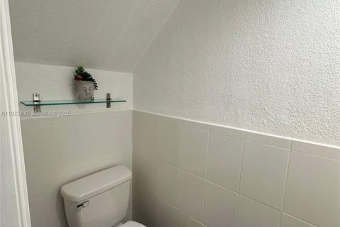 Купить таунхаус в Хайалиа, Флорида 2 спальни, 82.03м2, № 1982859 - фото 13