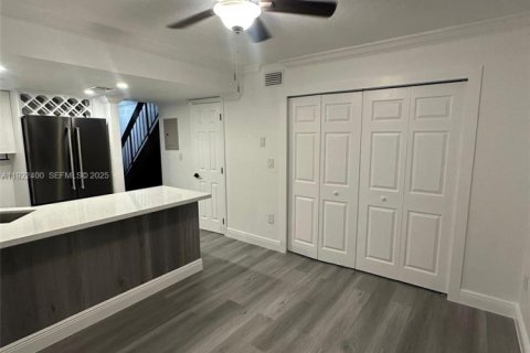 Купить таунхаус в Хайалиа, Флорида 2 спальни, 82.03м2, № 1982859 - фото 10