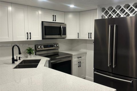 Купить таунхаус в Хайалиа, Флорида 2 спальни, 82.03м2, № 1982859 - фото 7