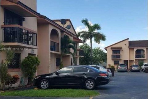 Купить таунхаус в Хайалиа, Флорида 2 спальни, 82.03м2, № 1982859 - фото 1