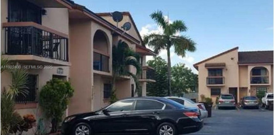 Таунхаус в Хайалиа, Флорида 2 спальни, 82.03м2 № 1982859