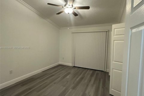 Купить таунхаус в Хайалиа, Флорида 2 спальни, 82.03м2, № 1982859 - фото 16