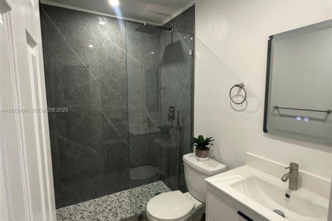 Купить таунхаус в Хайалиа, Флорида 2 спальни, 82.03м2, № 1982859 - фото 19