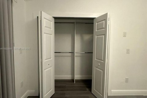 Купить таунхаус в Хайалиа, Флорида 2 спальни, 82.03м2, № 1982859 - фото 17