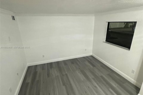 Купить таунхаус в Хайалиа, Флорида 2 спальни, 82.03м2, № 1982859 - фото 5