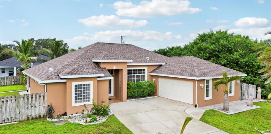 Casa en Port St. Lucie, Florida 4 dormitorios, 214.6 m2 № 2251765