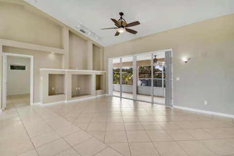 Casa en venta en Port St. Lucie, Florida, 4 dormitorios, 214.6 m2 № 2251765 - foto 17