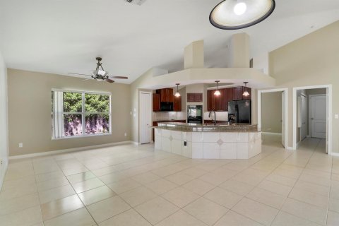 Casa en venta en Port St. Lucie, Florida, 4 dormitorios, 214.6 m2 № 2251765 - foto 10