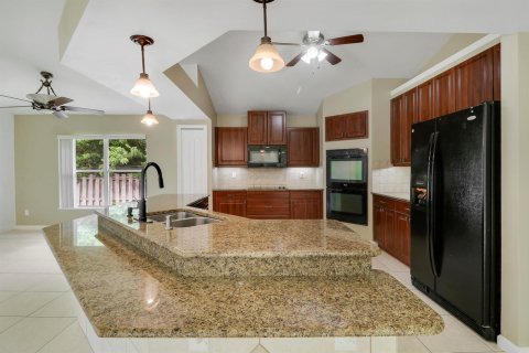 Casa en venta en Port St. Lucie, Florida, 4 dormitorios, 214.6 m2 № 2251765 - foto 11