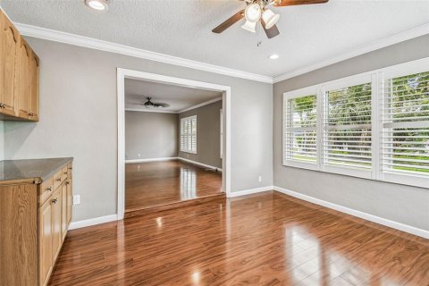 Condo in Pinellas Park, Florida, 2 bedrooms  № 1900063 - photo 25