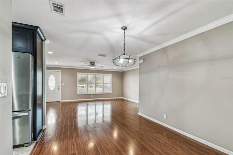Condo in Pinellas Park, Florida, 2 bedrooms  № 1900063 - photo 9