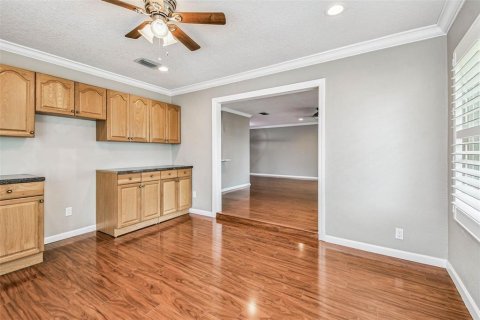 Condo in Pinellas Park, Florida, 2 bedrooms  № 1900063 - photo 24