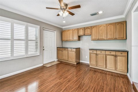 Condo in Pinellas Park, Florida, 2 bedrooms  № 1900063 - photo 23