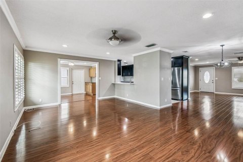 Condo in Pinellas Park, Florida, 2 bedrooms  № 1900063 - photo 18