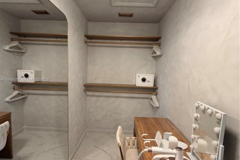 Снять в аренду виллу или дом в Майами, Флорида 4 спальни, 161.93м2, № 2032616 - фото 17