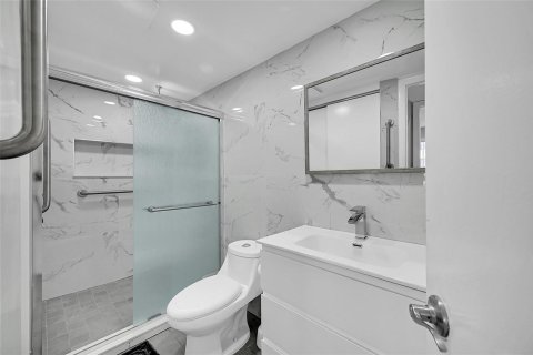 Condo in Delray Beach, Florida, 2 bedrooms  № 2187442 - photo 15
