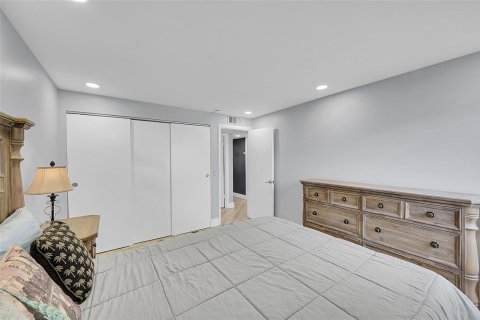 Condo in Delray Beach, Florida, 2 bedrooms  № 2187442 - photo 14