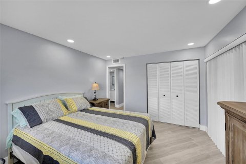 Condo in Delray Beach, Florida, 2 bedrooms  № 2187442 - photo 11