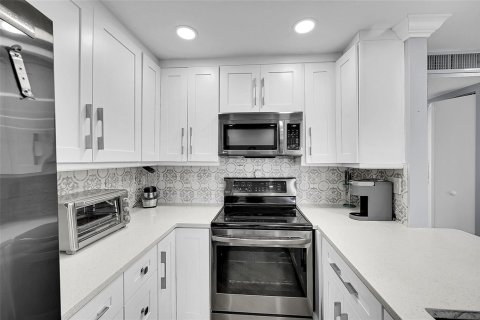 Condo in Delray Beach, Florida, 2 bedrooms  № 2187442 - photo 7