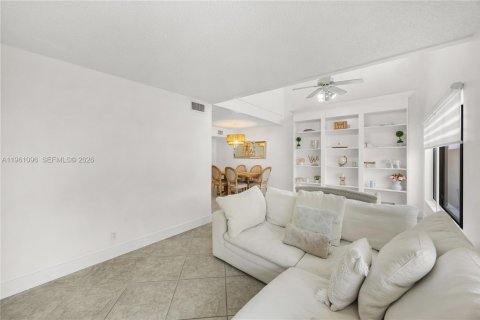 Touwnhouse à vendre à Davie, Floride: 2 chambres, 126.16 m2 № 2021999 - photo 12