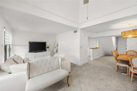 Touwnhouse à vendre à Davie, Floride: 2 chambres, 126.16 m2 № 2021999 - photo 9