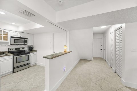 Touwnhouse à vendre à Davie, Floride: 2 chambres, 126.16 m2 № 2021999 - photo 13
