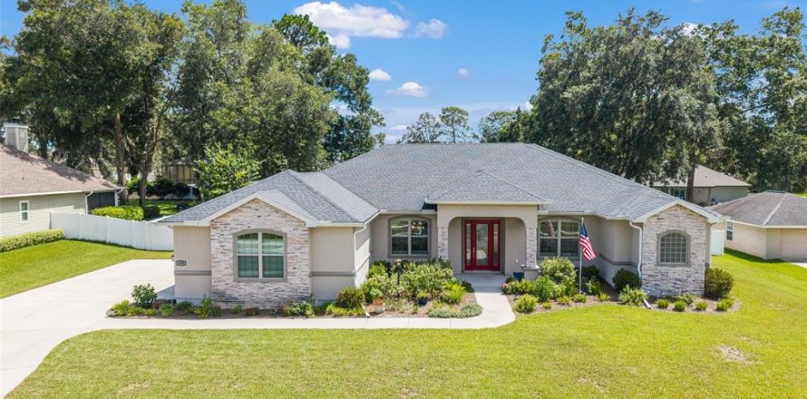 House in Ocala, Florida 4 bedrooms, 245.45 sq.m. № 1883627