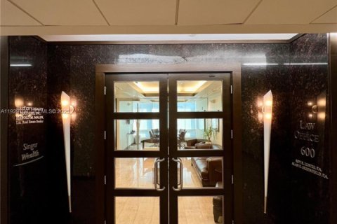 Propiedad comercial en venta en Aventura, Florida № 1987552 - foto 5