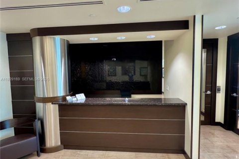 Propiedad comercial en venta en Aventura, Florida № 1987552 - foto 10