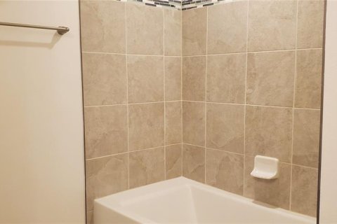 Casa en alquiler en Tampa, Florida, 4 dormitorios, 183.2 m2 № 1905989 - foto 15