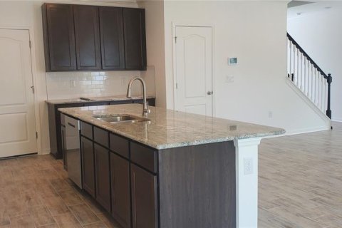 Casa en alquiler en Tampa, Florida, 4 dormitorios, 183.2 m2 № 1905989 - foto 4