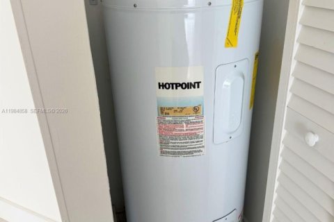 Купить виллу или дом в Майами, Флорида 4 спальни, 224.45м2, № 2047456 - фото 7