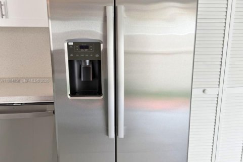 Купить виллу или дом в Майами, Флорида 4 спальни, 224.45м2, № 2047456 - фото 8