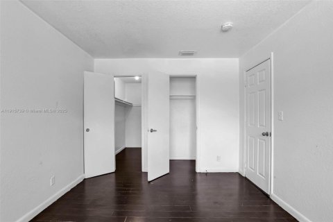 Condominio en alquiler en Lauderdale Lakes, Florida, 2 dormitorios, 70.51 m2 № 1971809 - foto 12