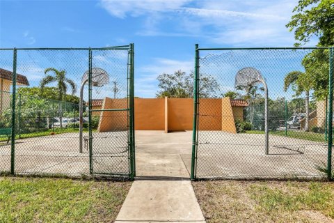 Condominio en alquiler en Lauderdale Lakes, Florida, 2 dormitorios, 70.51 m2 № 1971809 - foto 14