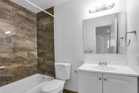 Condominio en alquiler en Lauderdale Lakes, Florida, 2 dormitorios, 70.51 m2 № 1971809 - foto 7