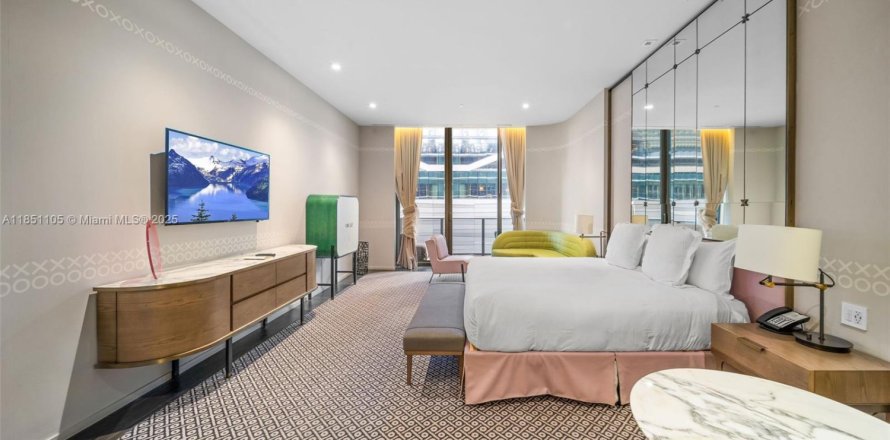 Hotel in Miami, Florida 58.25 sq.m. № 1977729