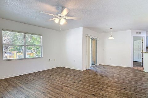 Condo in Bunnell, Florida, 2 bedrooms  № 2148327 - photo 6