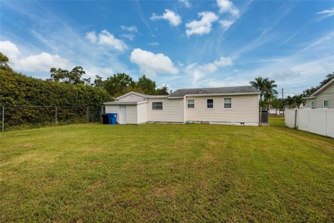 House in Saint Petersburg, Florida 2 bedrooms, 84.17 sq.m. № 1913595 - photo 25