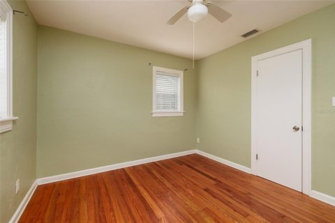 House in Saint Petersburg, Florida 2 bedrooms, 84.17 sq.m. № 1913595 - photo 19