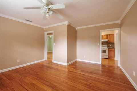 House in Saint Petersburg, Florida 2 bedrooms, 84.17 sq.m. № 1913595 - photo 15