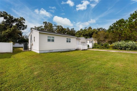 House in Saint Petersburg, Florida 2 bedrooms, 84.17 sq.m. № 1913595 - photo 4